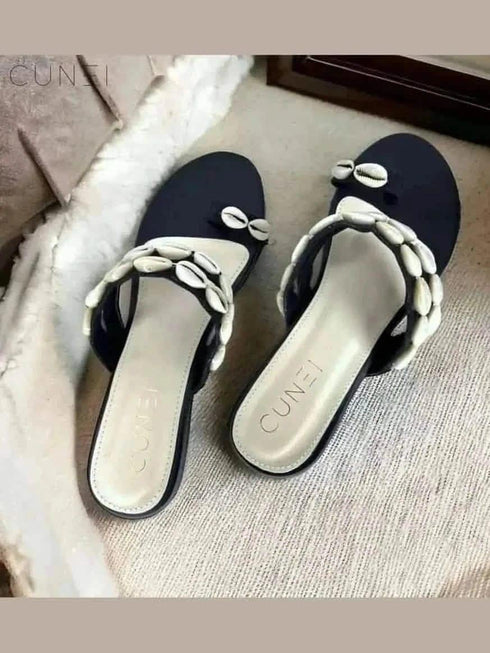 White Shell Open Toe Sandals - cunei